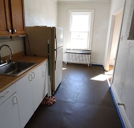 4th image of 403 N 4th St #13