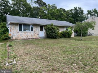 8 Bella Coola Trl, Browns Mills, NJ 08015