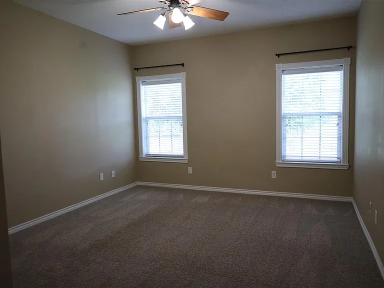 4414 Woodland Ridge Dr — Photo 15