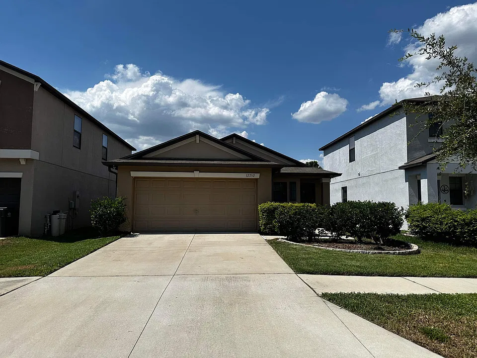 12752 Lemon Pepper Dr