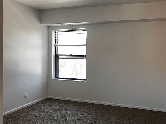5th image of 600 E 50th Pl #3