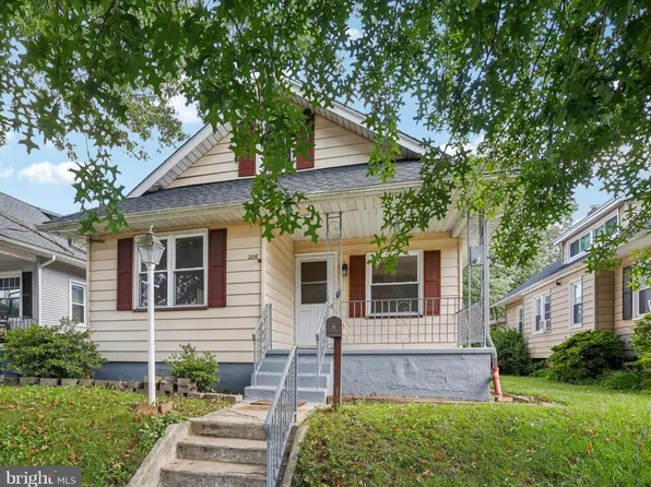 208 E Pine St, Audubon, NJ 08106