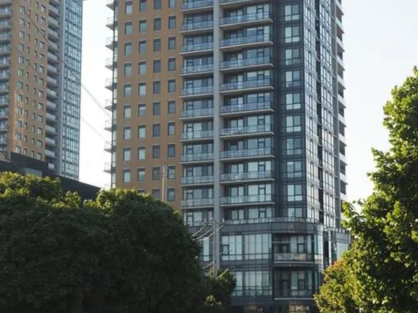 100 Garment St #910, Kitchener, ON N2G 0C8