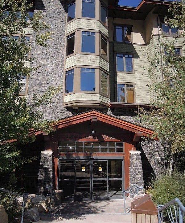 Lincoln House Entrance