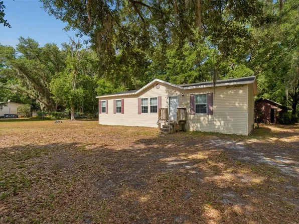 6735 Ravenwood St, Zephyrhills, FL 33544