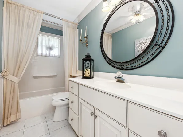 607 Canal Way, Boynton Beach, FL 33426