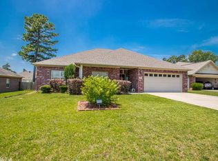 421 Sandlewood Dr, Benton, AR 72015