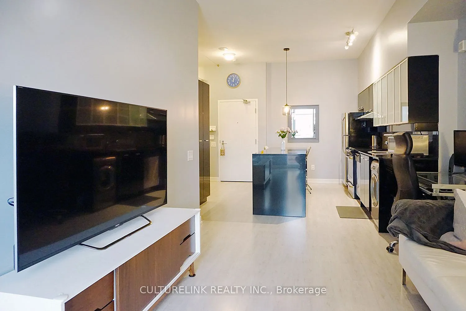 2 bed, $2,550 — Photo 3