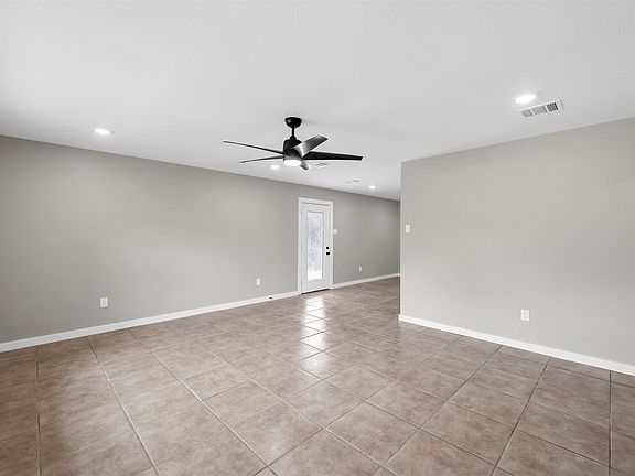 2nd image of 139 Cresthill Cir