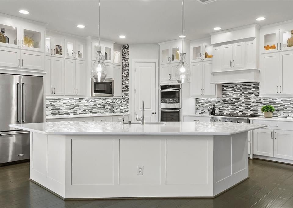 1st image of 4974 Gleneagle Dr