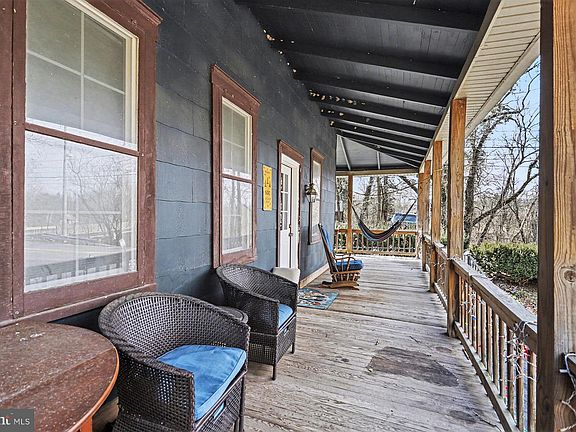 5th image of 857 Willow Rd
