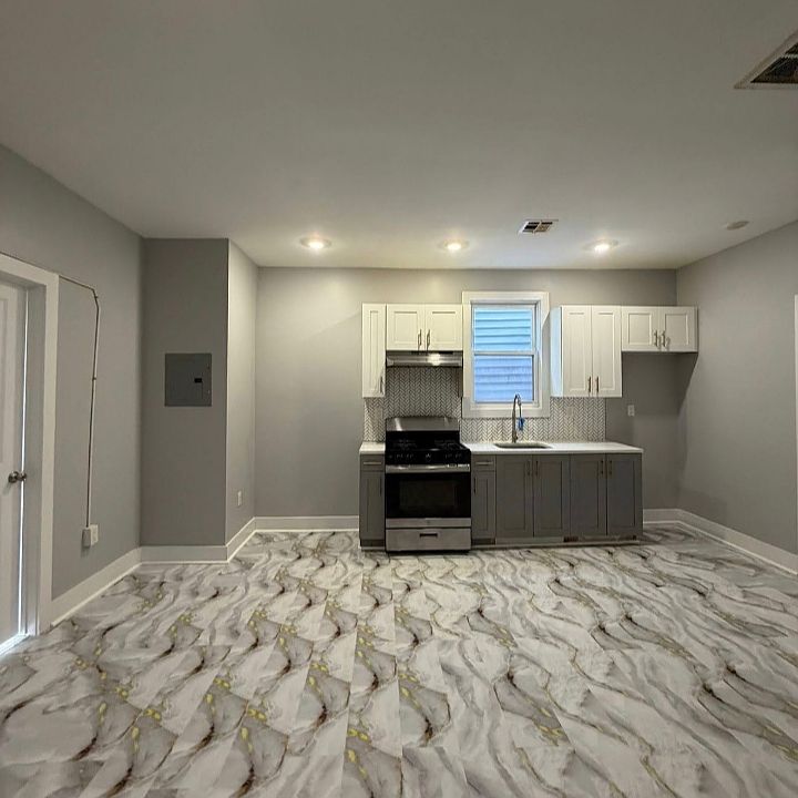 1st image of 61 16th Ave #5A