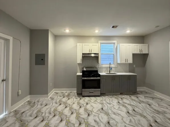 61 16th Ave #5A, Newark, NJ 07103
