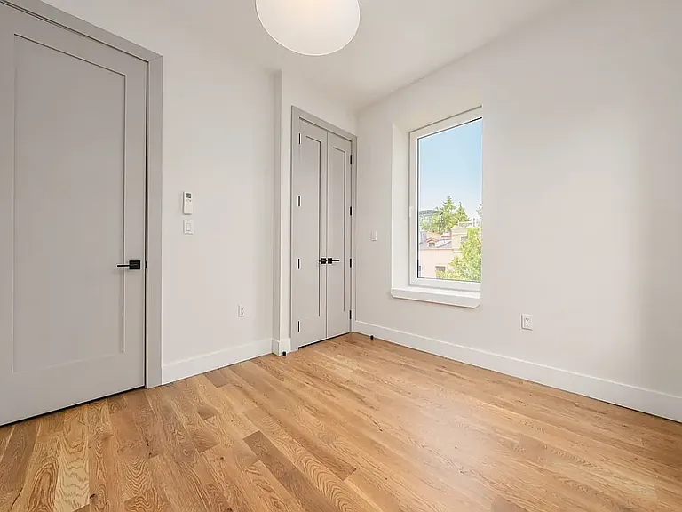 80 Monroe St #6 — Photo 14