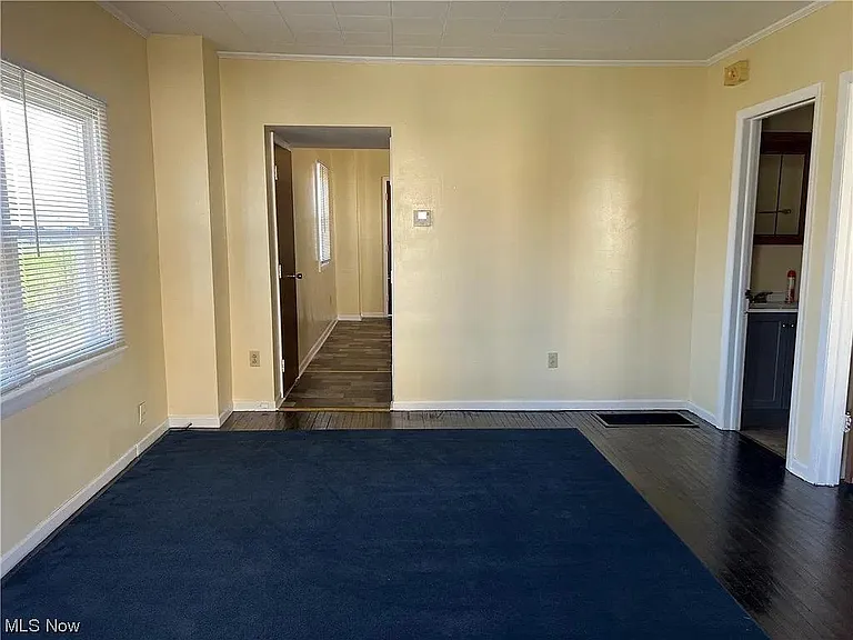 1127 Minerva Ct NW — Photo 3