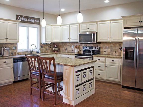 Fully updated kitchen