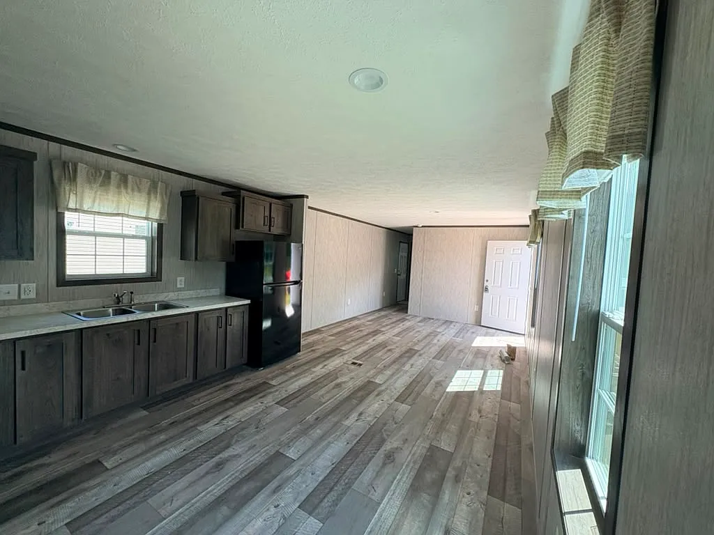 2 bed, 952 sqft, $1,100 — Photo 3