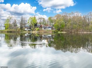 17 Reeve Ave, Stanhope, NJ 07874