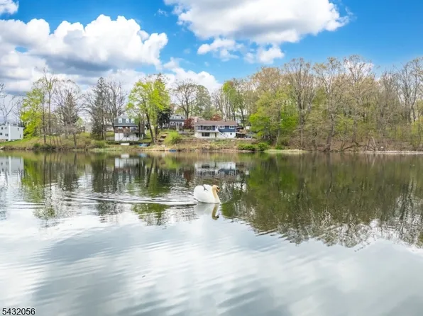 17 Reeve Ave, Stanhope Boro, NJ 07874