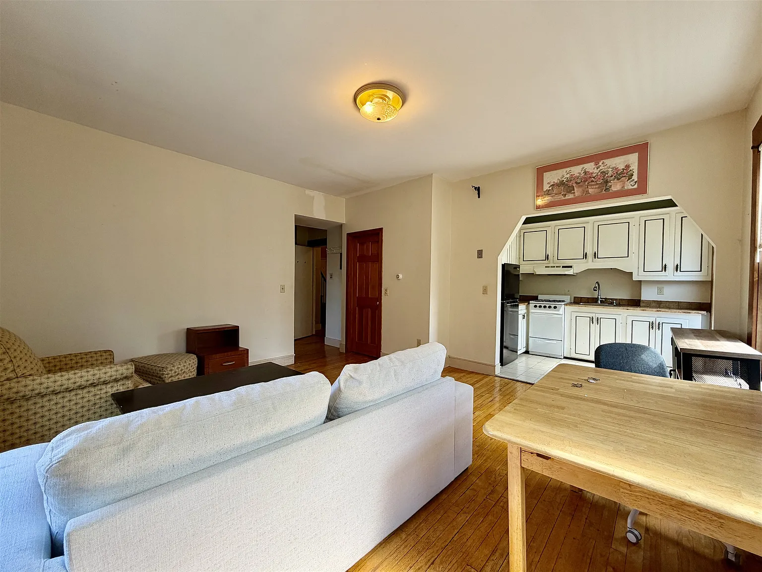 Studio, 400 sqft, $2,600 — Photo 4
