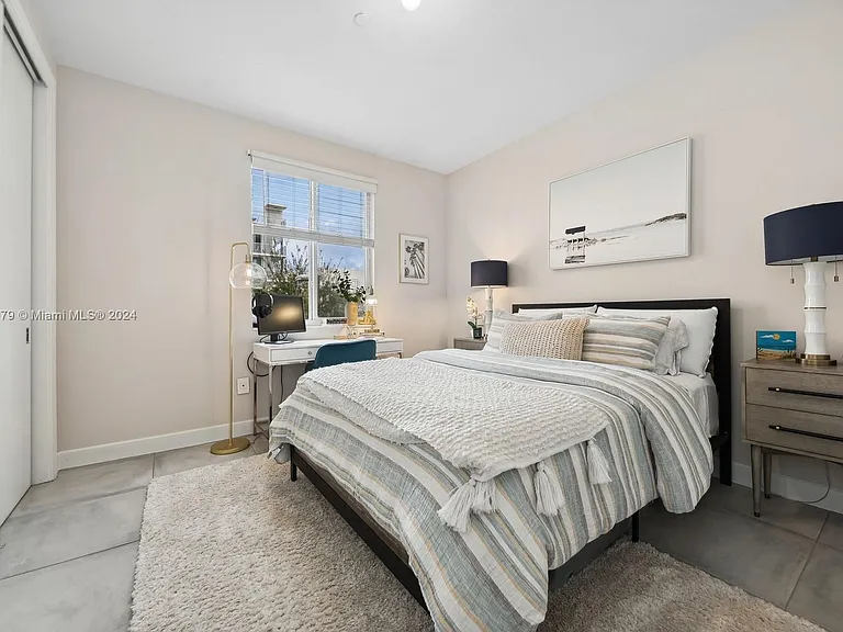 111 SE 2nd St #201 — Photo 16