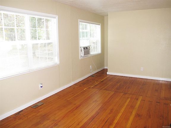 4th image of 35 Osceola St.