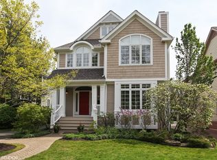 892 Ash St, Winnetka, IL 60093