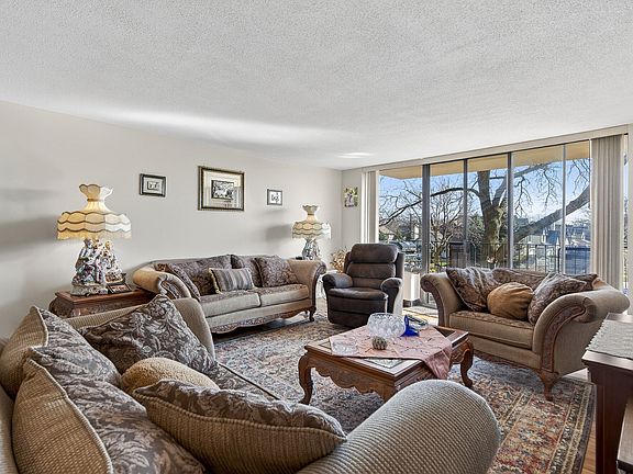4th image of 2000 Saint Regis Dr APT 2B