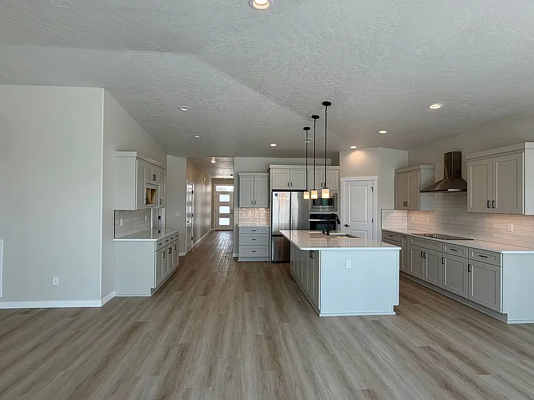 3375 S Nelson St — Photo 2