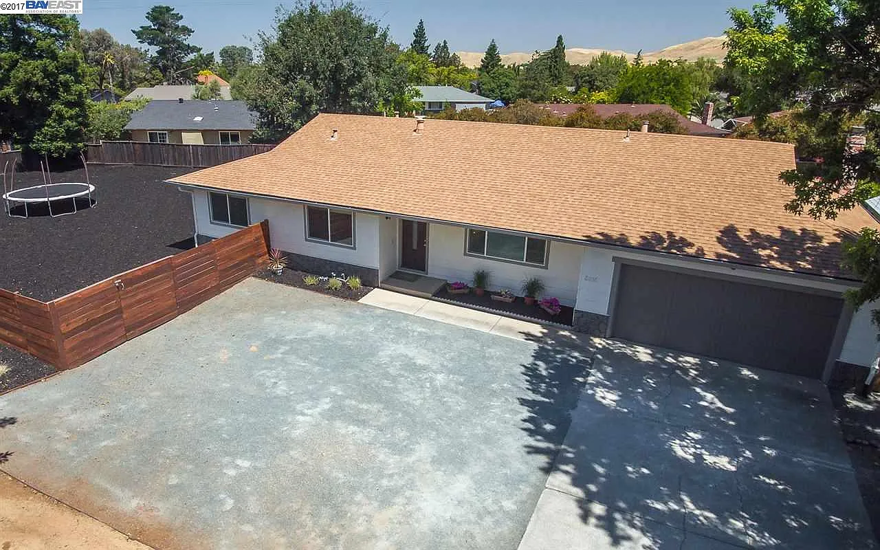 5815 Pine Hollow Rd photo 1