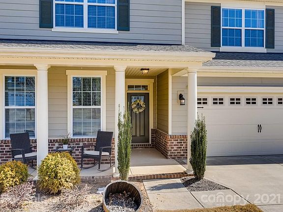 3rd image of 212 Blossom Ridge Dr