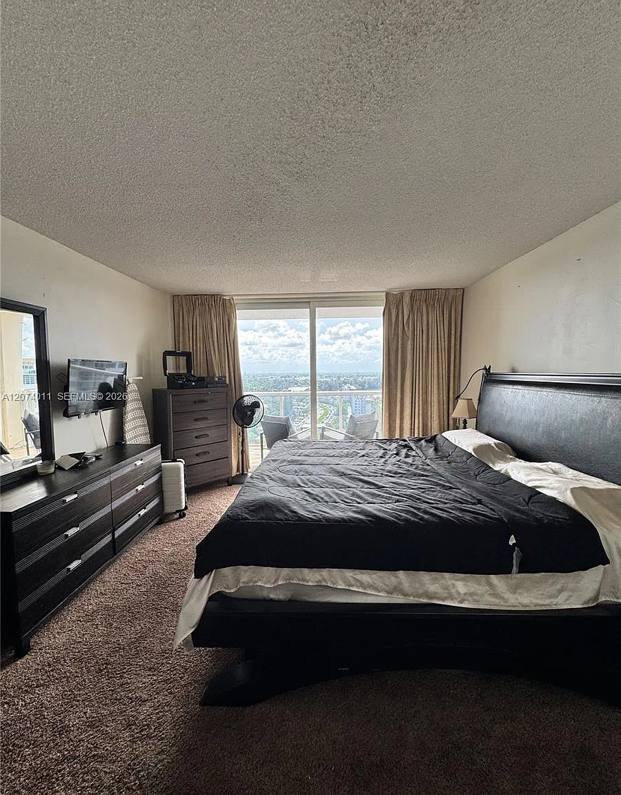 Buckley Towers Condo - Ea — Photo 4