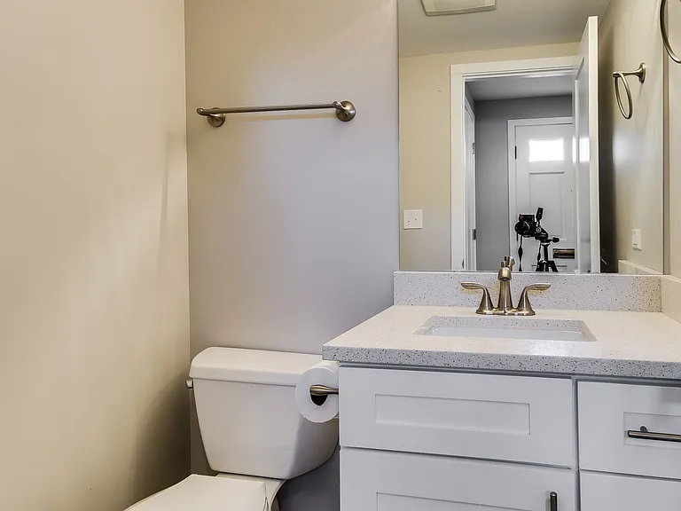 The Trevian Townhomes (Lake) — Photo 18