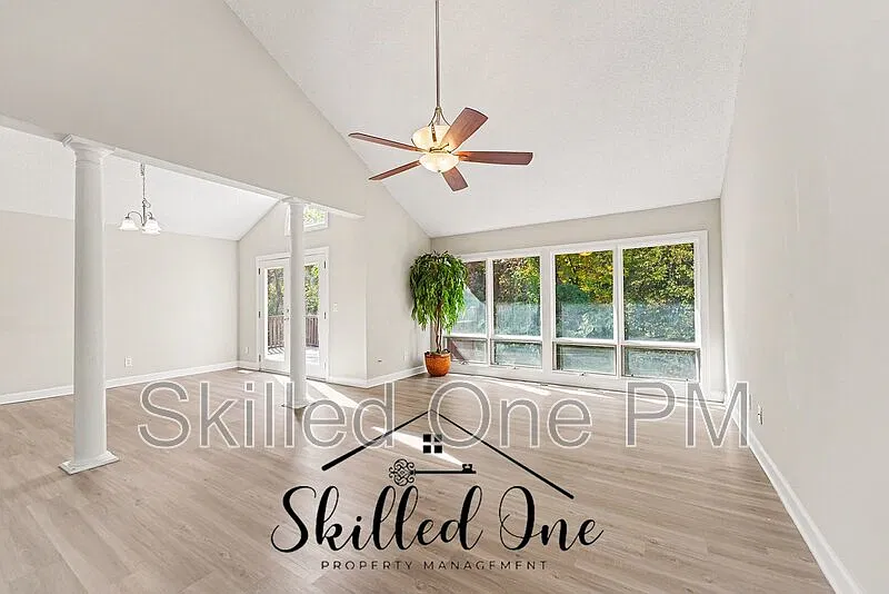 3 bed, 3.5 bath, 2169 sqft, $2,295 — Photo 4