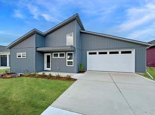 103 Lupine Ave, Poynette, WI 53955