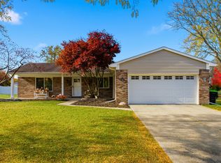 24473 Bonnie Brook Dr, Novi, MI 48374