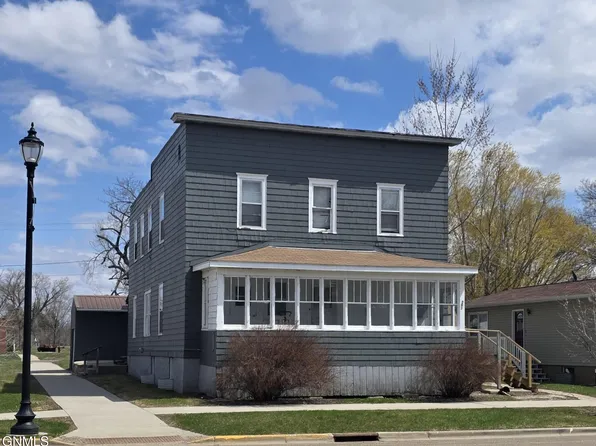 205 3rd Ave SE, Valley City, ND 58072