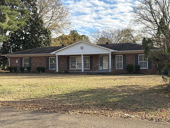 2nd image of 20 Greenway Dr