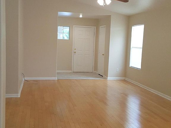3rd image of 10513 Majestic Beauty Ave