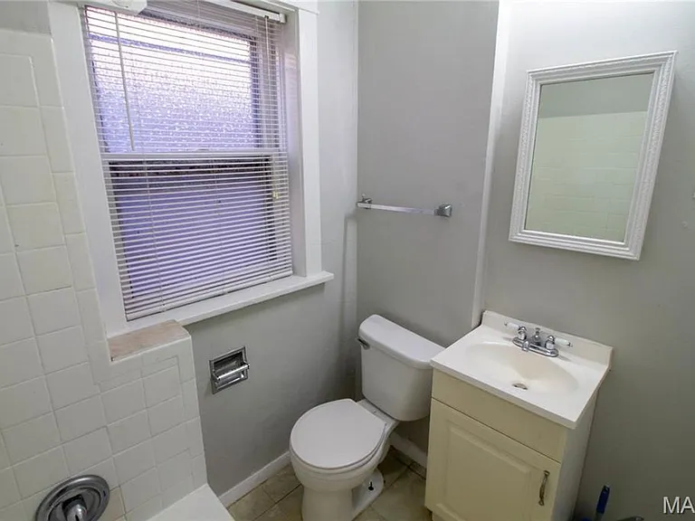 2852 Shenandoah Ave — Photo 9