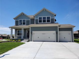 16988 S Heatherwood St, Olathe, KS 66062