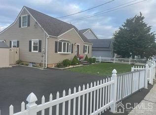 167 E Hill Rd, Colonia, NJ 07067