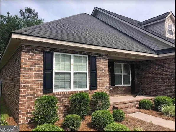 122 Lakeview Commons Dr, Statesboro, GA 30461