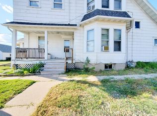 312 E 5th St #1/2, Sterling, IL 61081