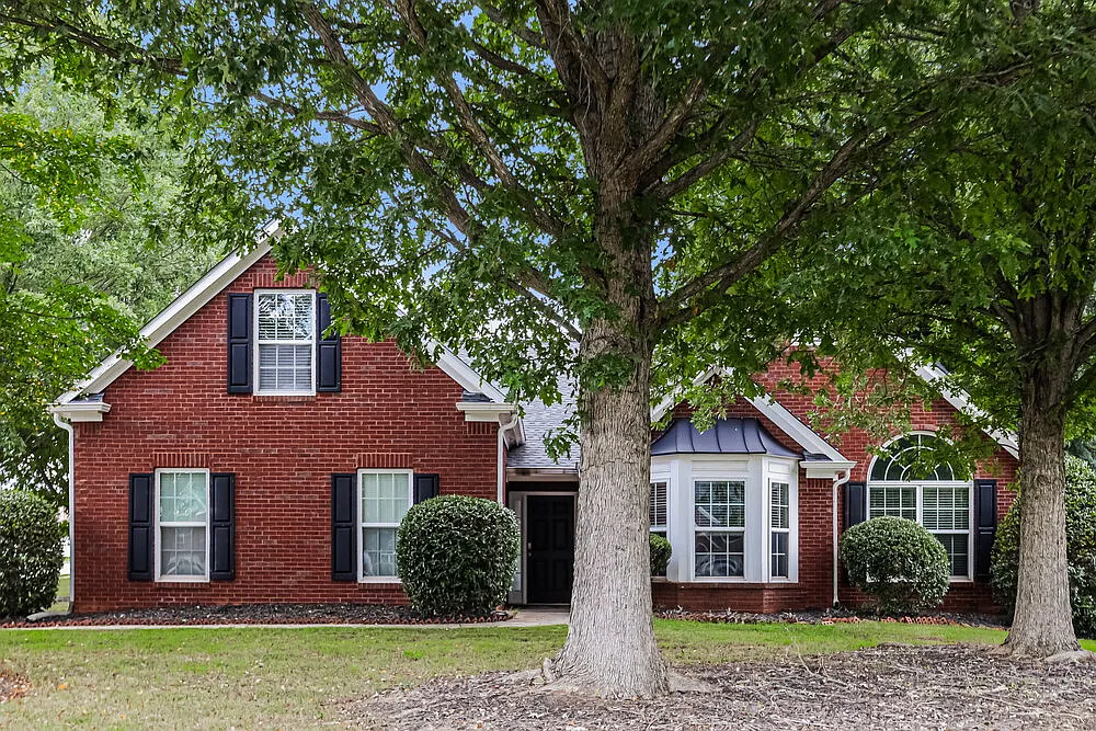 4 bed, 2.0 bath, 2725 sqft, $2,715 — Photo 4