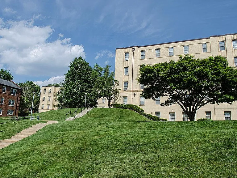 Park Crest Apartments — Photo 11