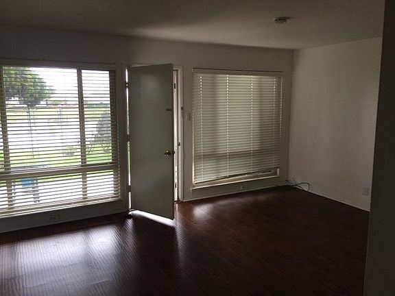 3rd image of 3311 Los Prados St #2