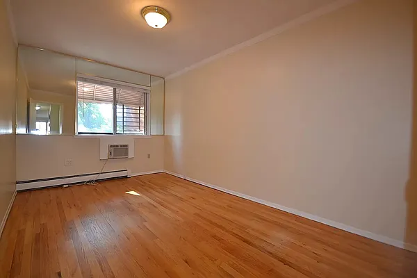 Rented by Silverstein Collection LLC  | media 5