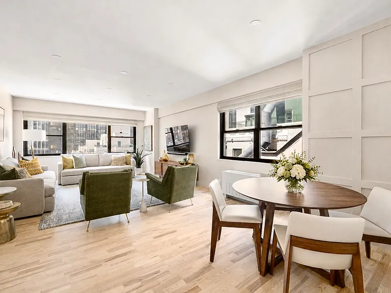 58 W 58th St #21F — Photo 3