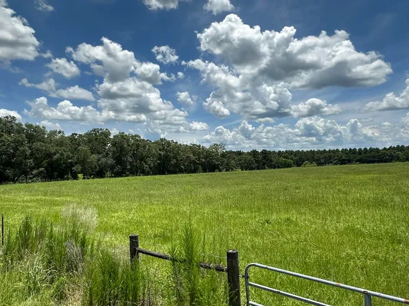 A & B Hub Presley Rd, Laurel Hill, FL 32567